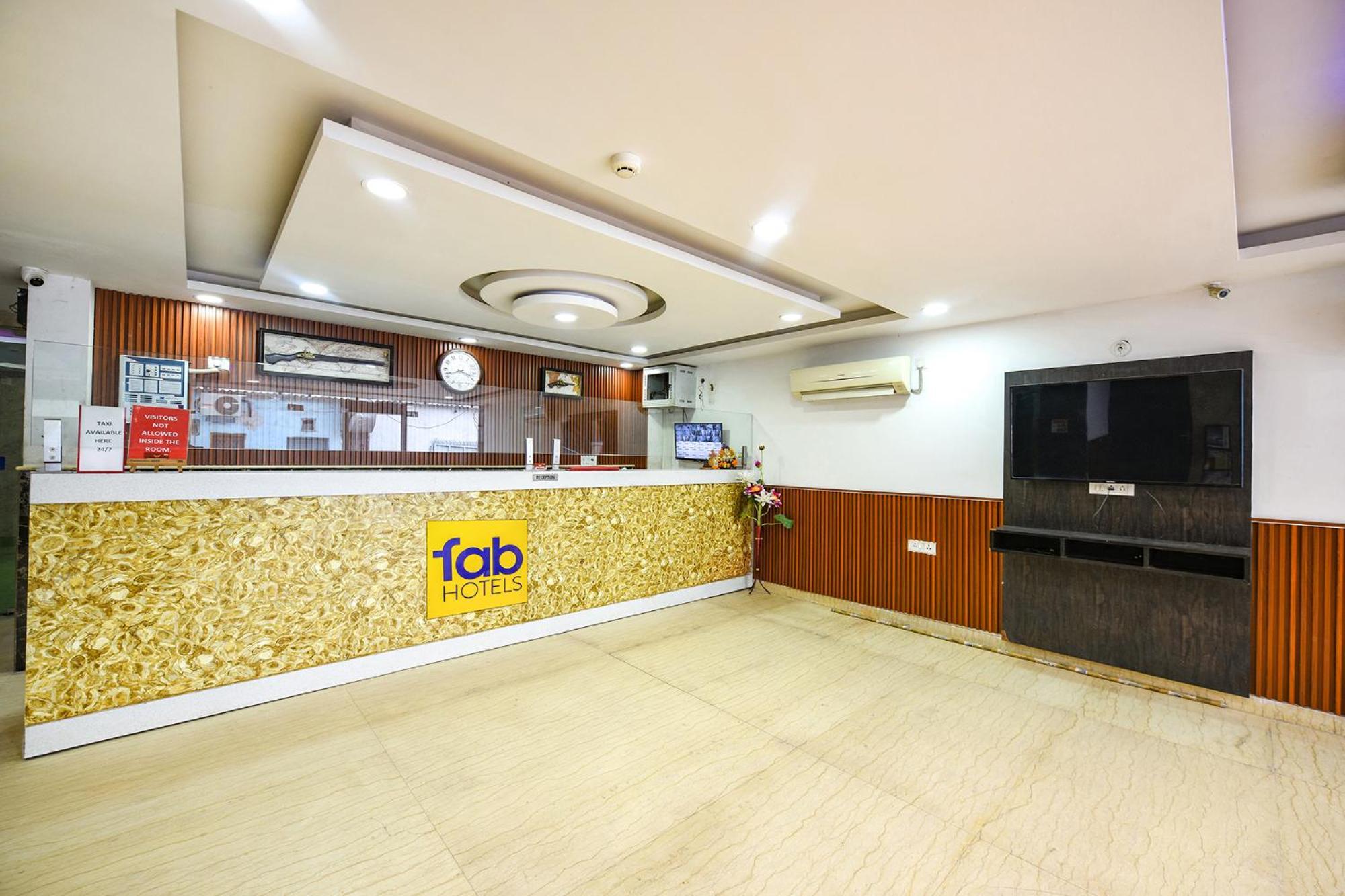 Fabhotel Belwood Near Igi Airport Új-Delhi Kültér fotó