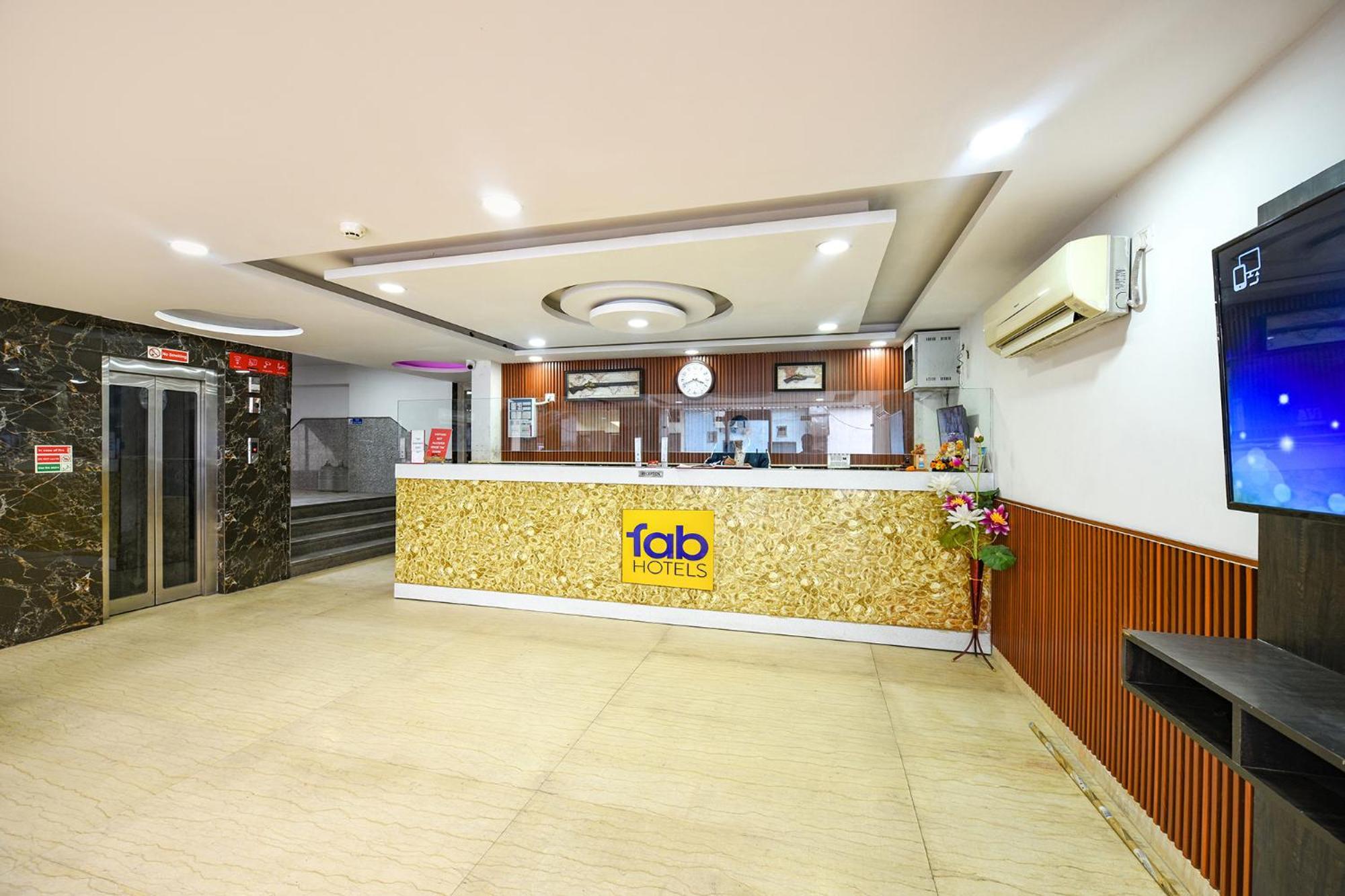 Fabhotel Belwood Near Igi Airport Új-Delhi Kültér fotó