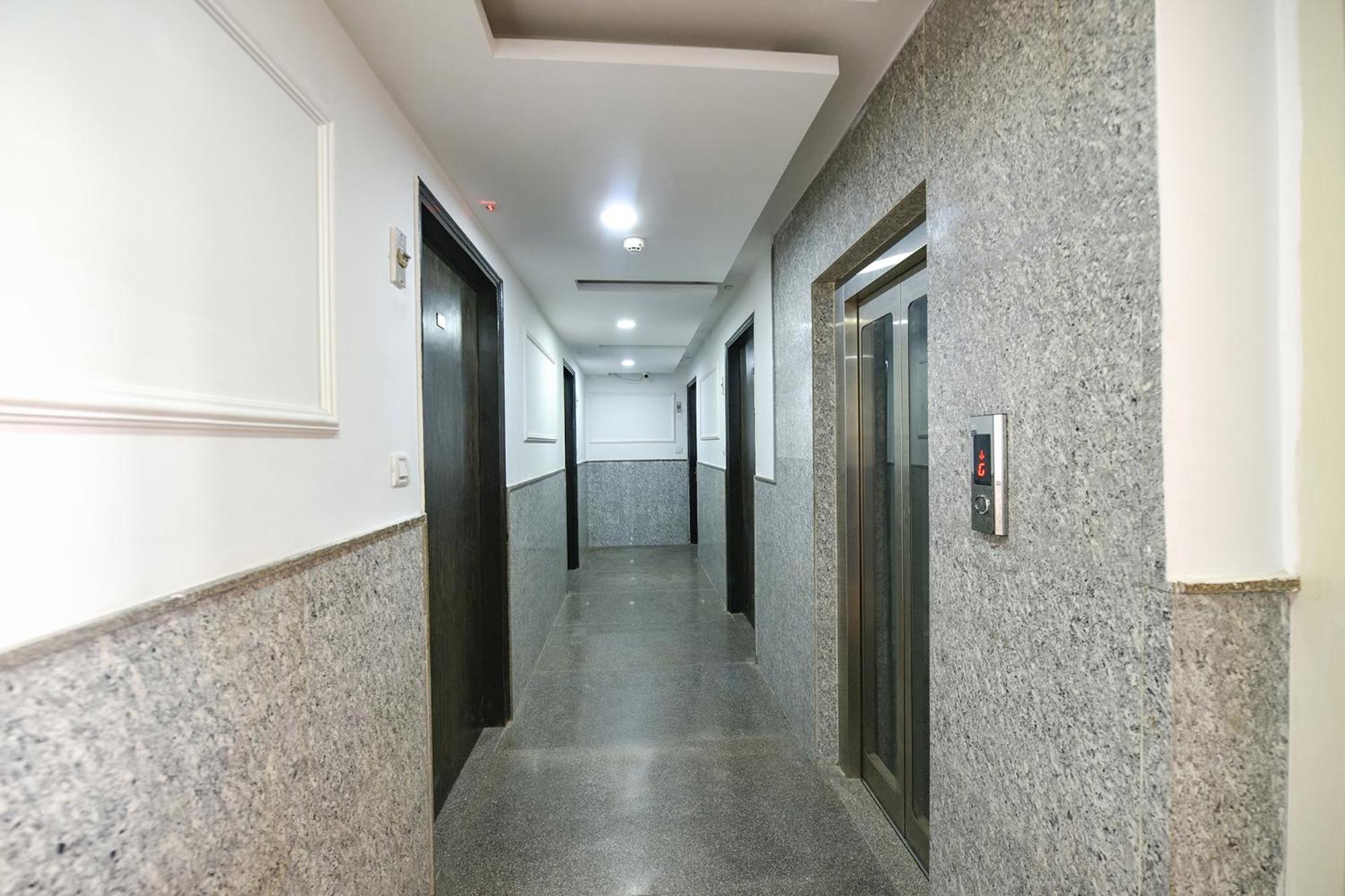 Fabhotel Belwood Near Igi Airport Új-Delhi Kültér fotó